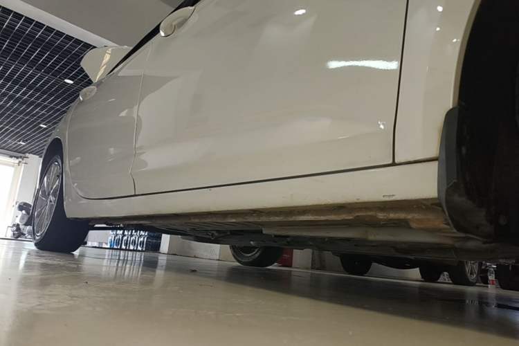 Used Buick Verano 2019 Sedan 15S Automatic Leading Model Right Side Sill