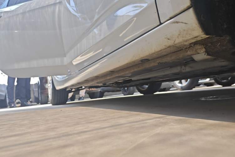 Used Buick Verano 2019 Sedan 15S Automatic Leading Model Right Side Sill