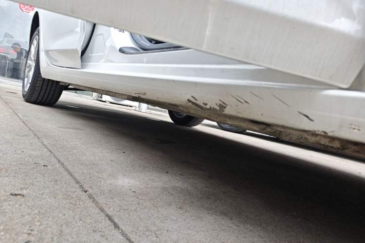 Used Buick Verano 2019 Sedan 20T Dual-Clutch Leading Model Right Side Sill
