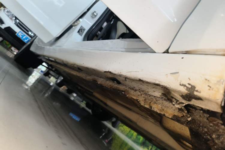 Used Buick Verano 2019 Sedan 15S Automatic Leading Model Right Side Sill