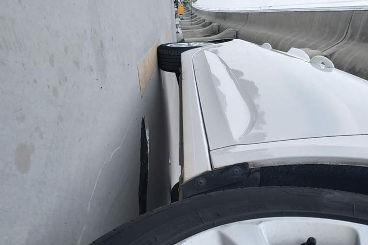Used Buick Verano 2019 Sedan 20T Dual-Clutch Elite Model Right Side Sill