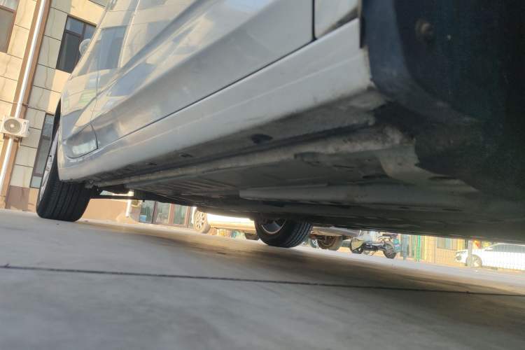 Used Buick Verano 2019 Sedan 15S Automatic Leading Model Right Side Sill