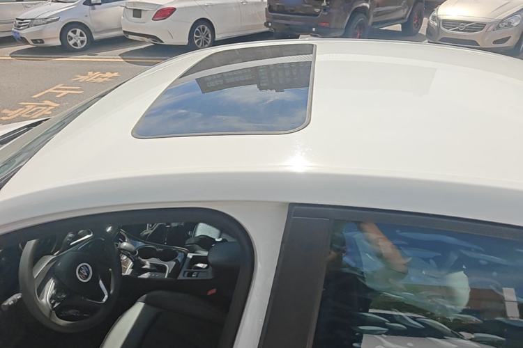 Used Buick Verano 2019 Sedan 20T Dual-Clutch Leading Model Roof