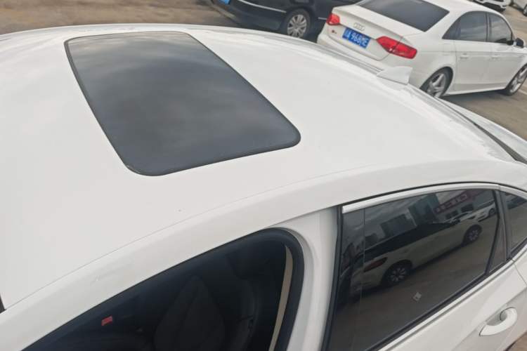 Used Buick Verano 2019 Sedan 20T Dual-Clutch Elite Model Roof