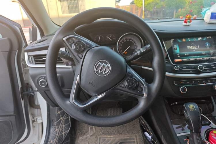 Used Buick Verano 2019 Sedan 20T Dual-Clutch Leading Model Steering Wheel