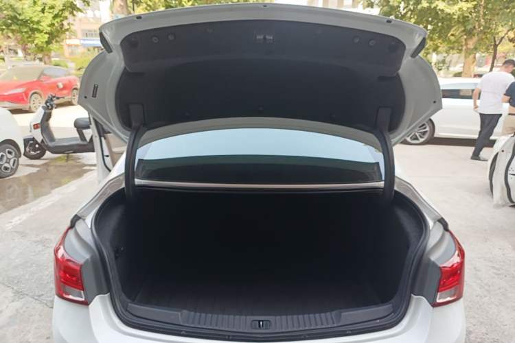 Used Buick Verano 2019 Sedan 15S Automatic Leading Model Trunk
