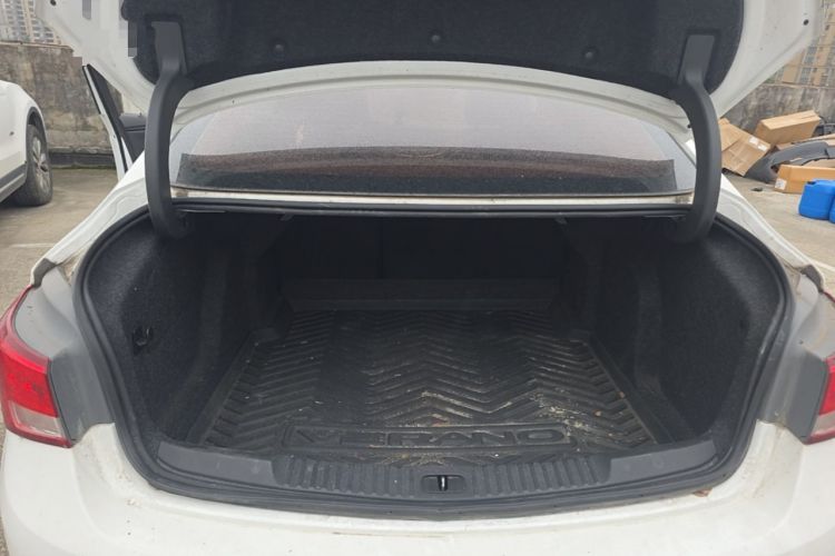 Used Buick Verano 2019 Sedan 20T Dual-Clutch Leading Model Trunk