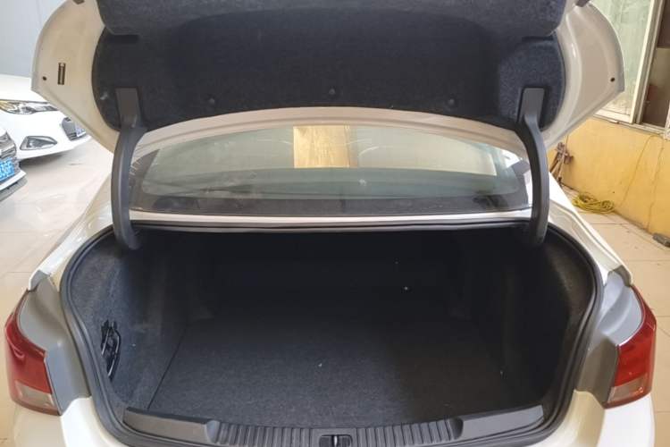 Used Buick Verano 2019 Sedan 15S Automatic Leading Model Trunk