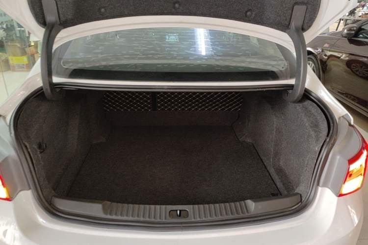 Used Buick Verano 2019 Sedan 15S Automatic Leading Model Trunk