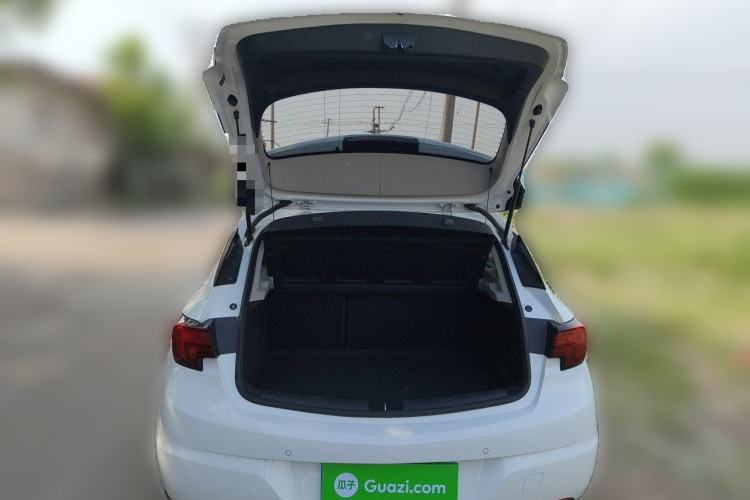 Used Buick Verano 2019 Hatchback 15S Automatic Leading Model Trunk