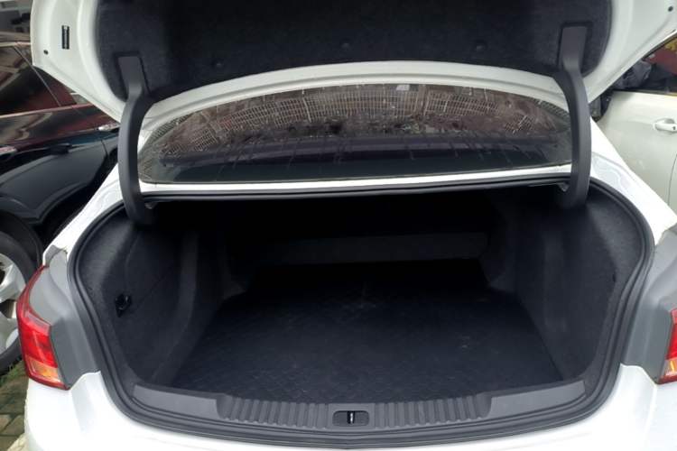 Used Buick Verano 2019 Sedan 15S Automatic Leading Model Trunk