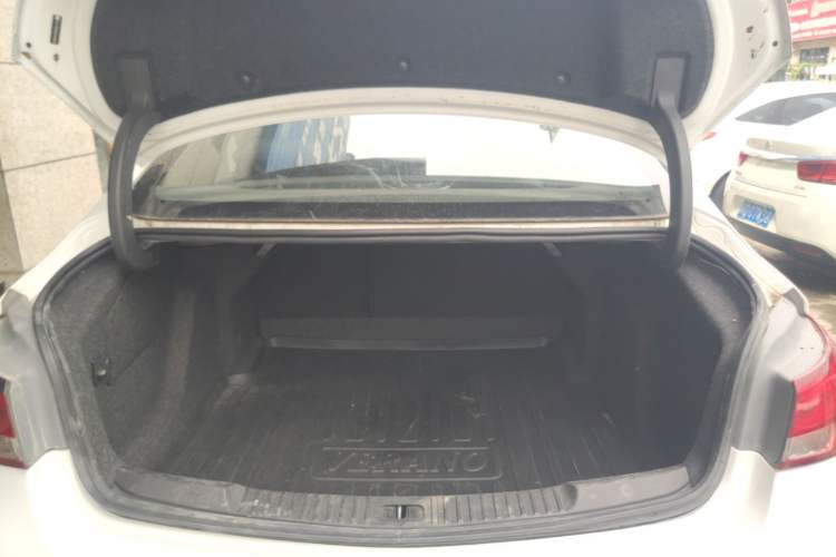 Used Buick Verano 2019 Sedan 15S Automatic Leading Model Trunk