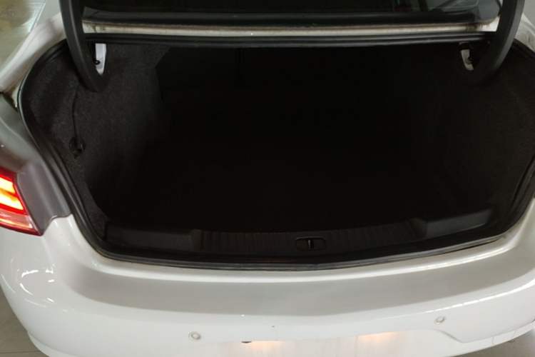 Used Buick Verano 2019 Sedan 15S Automatic Leading Model Trunk