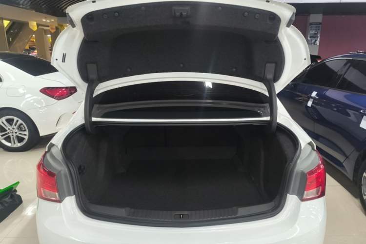 Used Buick Verano 2019 Sedan 15S Automatic Leading Model Trunk