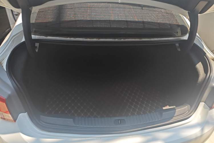 Used Buick Verano 2019 Sedan 15S Automatic Leading Model Trunk