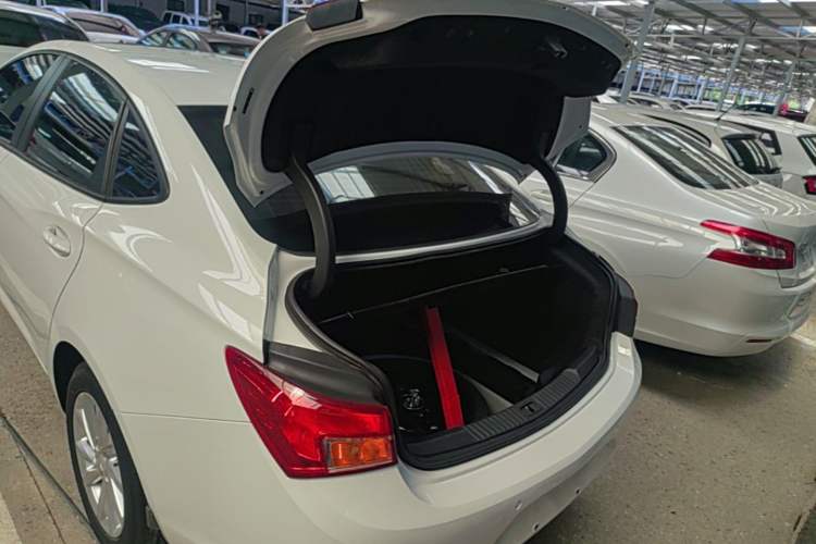 Used Buick Verano 2019 Sedan 15S Automatic Entry Model Trunk