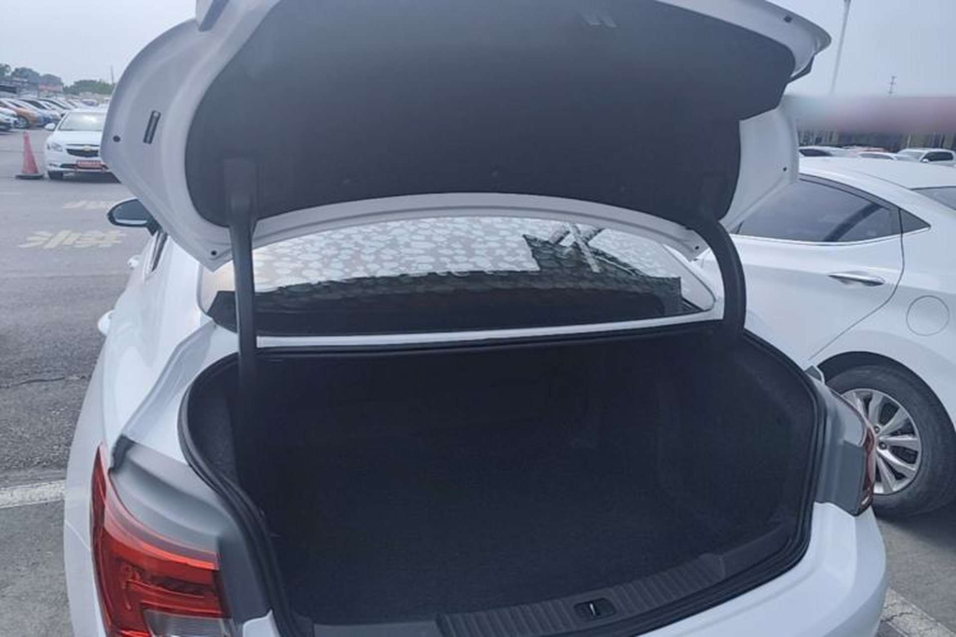 Used Buick Verano 2019 Sedan 20T Dual-Clutch Elite Model Trunk