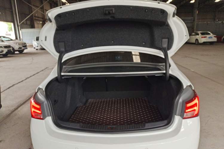 Used Buick Verano 2019 Sedan 15S Automatic Leading Model Trunk