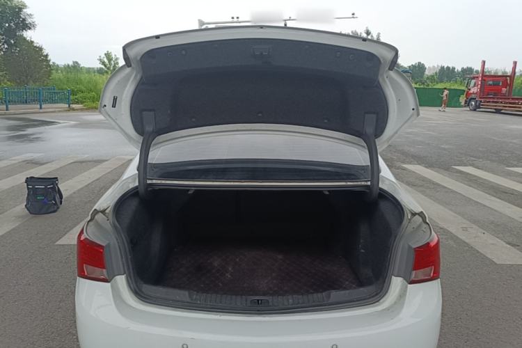 Used Buick Verano 2019 Sedan 20T Dual-Clutch Leading Model Trunk