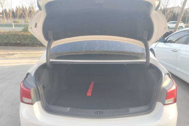 Used Buick Verano 2019 Sedan 15S Automatic Leading Model Trunk