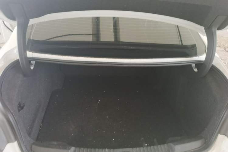Used Buick Verano 2019 Sedan 15S Automatic Leading Model Trunk