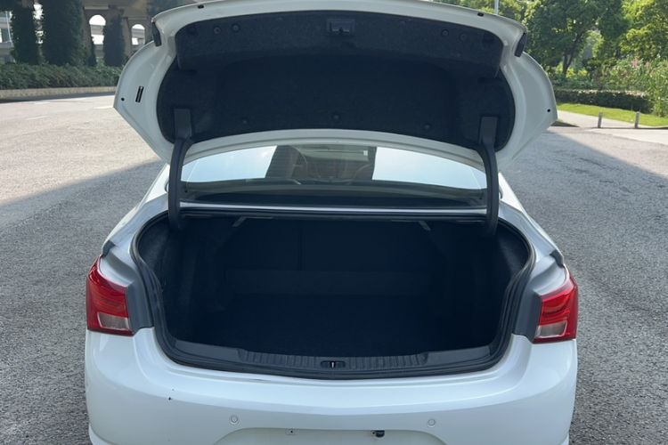 Used Buick Verano 2019 Sedan 15S Automatic Leading Model Trunk