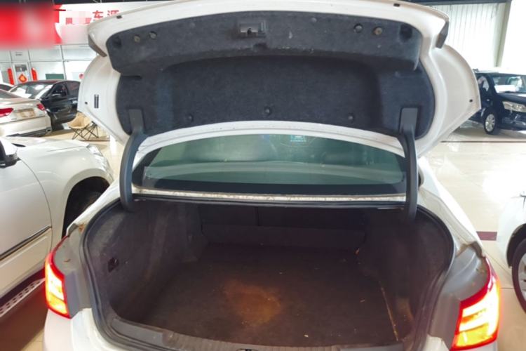 Used Buick Verano 2019 Sedan 15S Automatic Leading Model Trunk