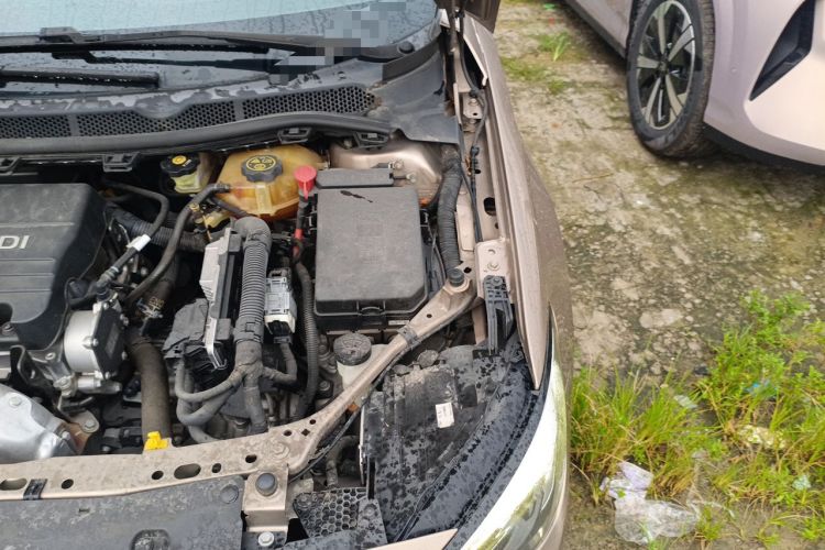 Used Buick Verano 2019 Sedan 15S Automatic Entry Model Engine Bay Left