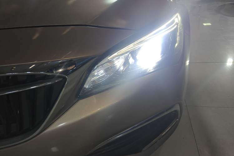 Used Buick Verano 2019 Sedan 15S Automatic Leading Model Left Front Headlight