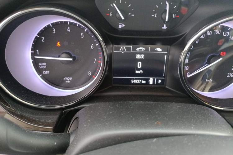 Used Buick Verano 2019 Sedan 15S Automatic Entry Model Odometer Close Up