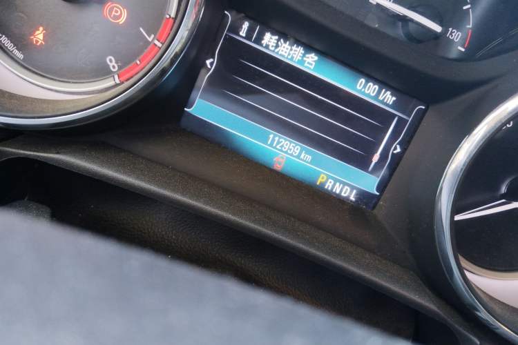 Used Buick Verano 2019 Sedan 15S Automatic Leading Model Odometer Close Up