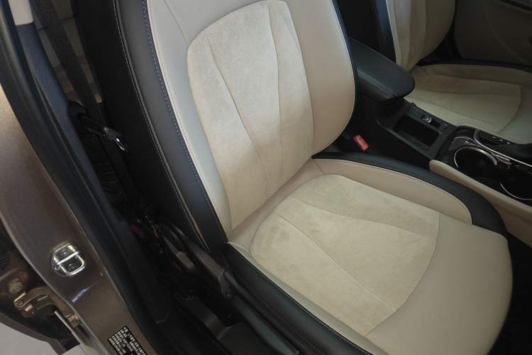 Used Buick Verano 2019 Sedan 15S Automatic Leading Model Right Front Seat