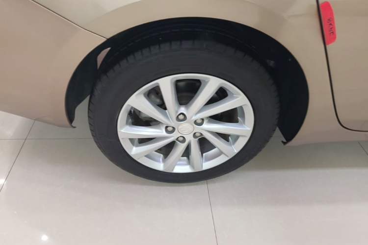 Used Buick Verano 2019 Sedan 15S Automatic Entry Model Right Rear Wheel Hub