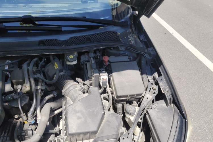 Used Buick Verano 2020 20T CVT Leading Edition Engine Bay Left