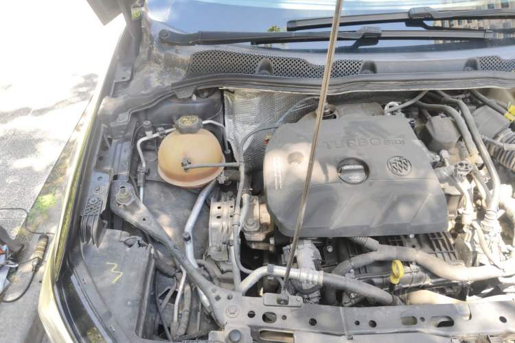 Used Buick Verano 2020 20T CVT Leading Edition Engine Bay Right