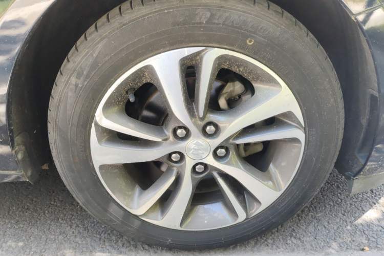 Used Buick Verano 2020 20T CVT Leading Edition Right Front Wheel Hub