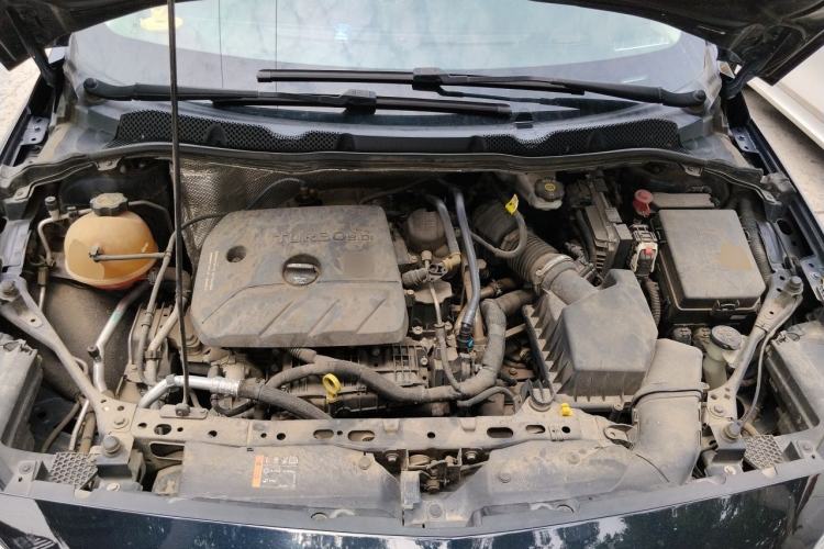 Used Buick Verano 2020 20T CVT Luxury Version Engine Bay