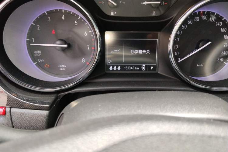 Used Buick Verano 2020 20T CVT Luxury Version Odometer Close Up
