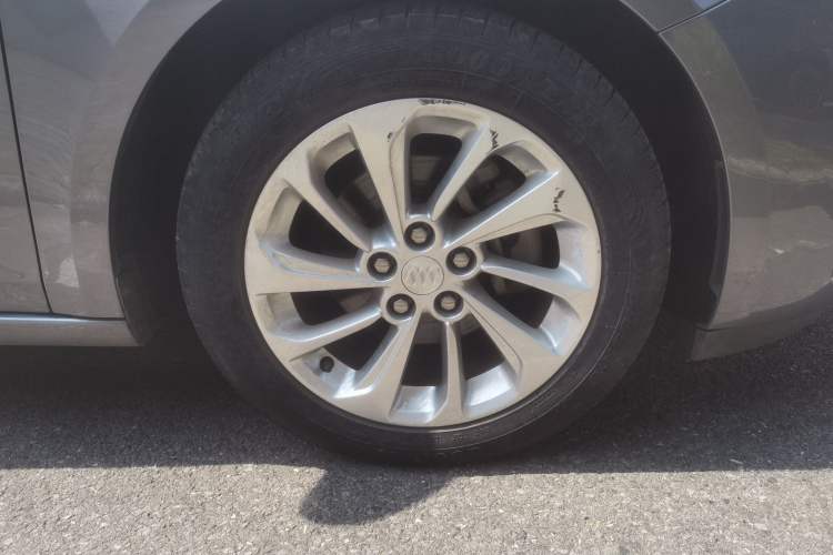 Used Buick Verano 2020 15T Automatic Trend Edition Right Front Wheel Hub