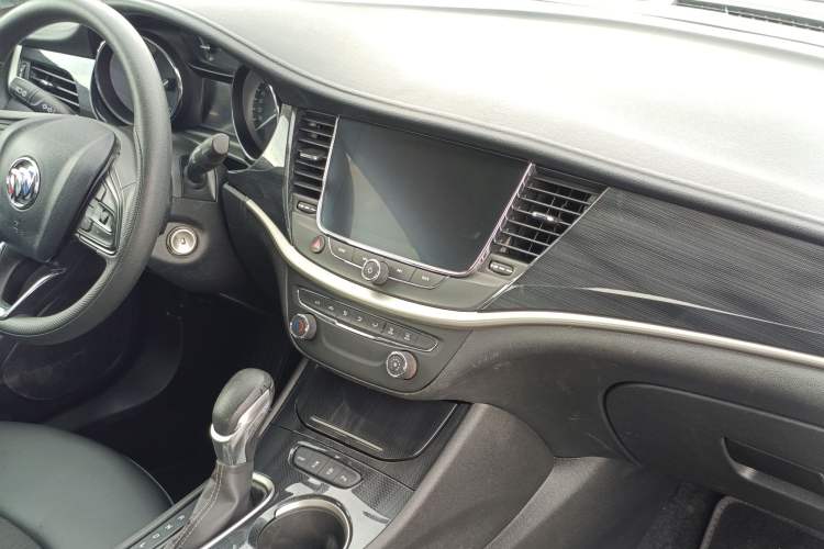 Used Buick Verano 2020 20T CVT Leading Edition Interior 6