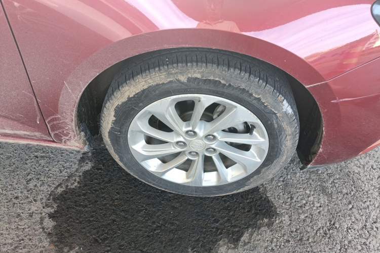 Used Buick Verano 2020 15T Automatic Trend Edition Right Front Wheel Hub