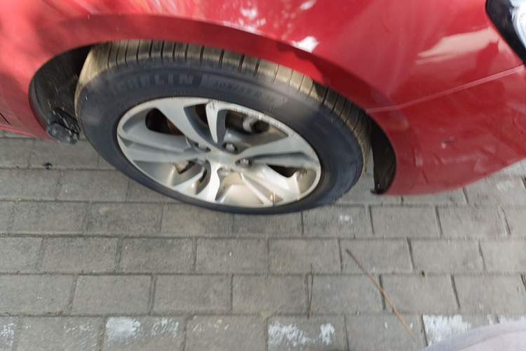 Used Buick Verano 2020 20T CVT Luxury Version Right Front Wheel Hub