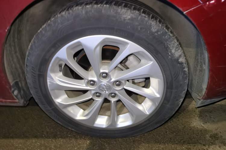 Used Buick Verano 2020 15T Automatic Trend Edition Right Front Wheel Hub