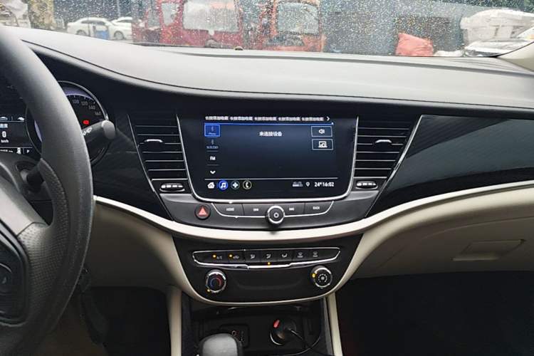 Used Buick Verano 2020 15T Automatic Trend Edition Audio And AC Panel