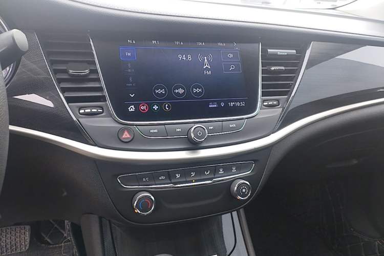 Used Buick Verano 2020 20T CVT Leading Edition Audio And AC Panel