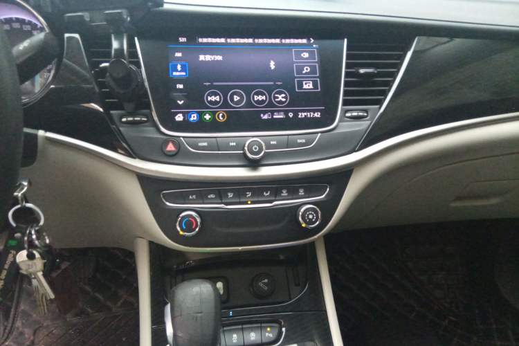 Used Buick Verano 2020 15T Automatic Trend Edition Audio And AC Panel