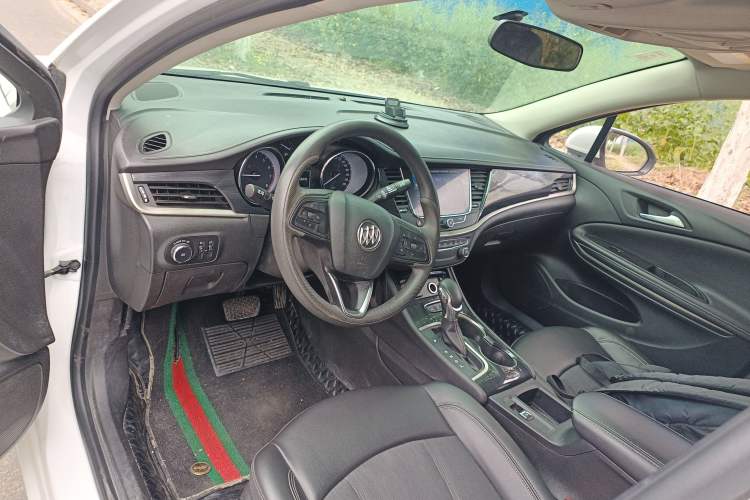 Used Buick Verano 2020 20T CVT Leading Edition Center Console