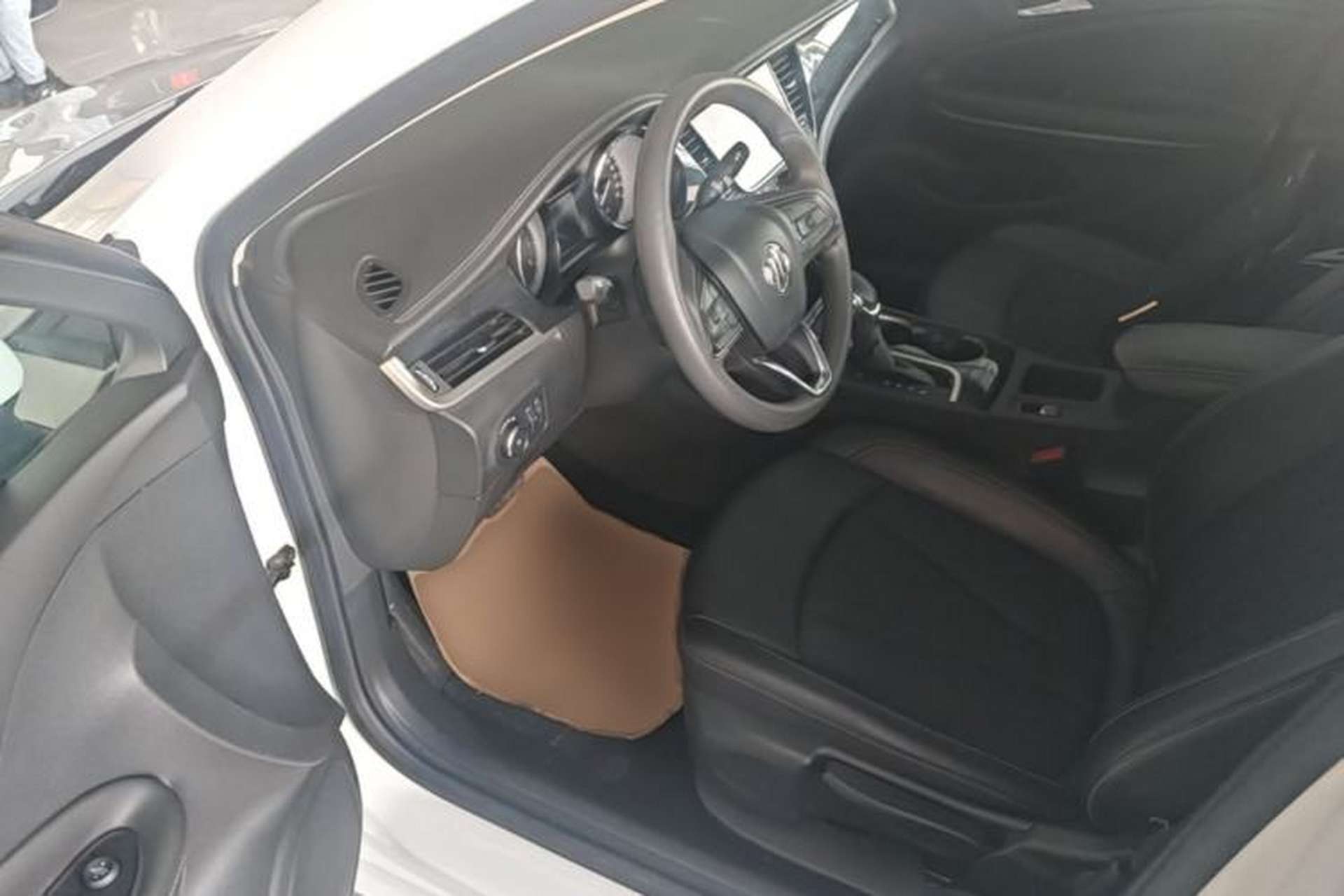 Used Buick Verano 2020 20T CVT Leading Edition Driver Seat