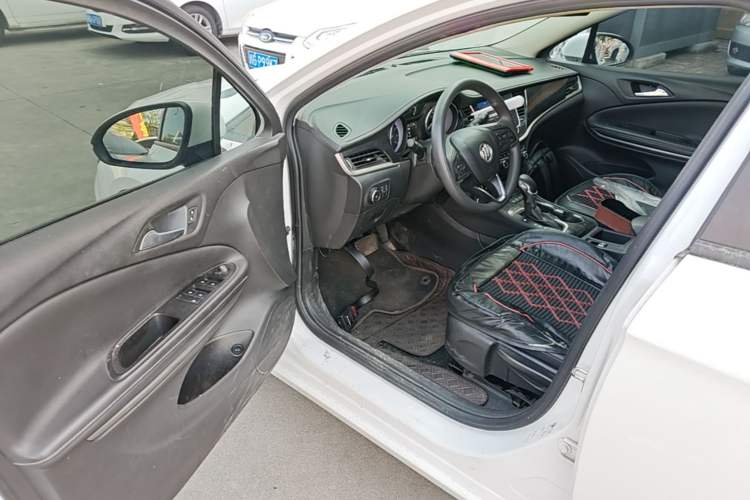 Used Buick Verano 2020 20T CVT Leading Edition Driver Seat