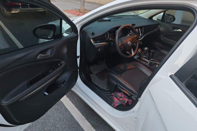 Used Buick Verano 2020 20T CVT Leading Edition Driver Seat